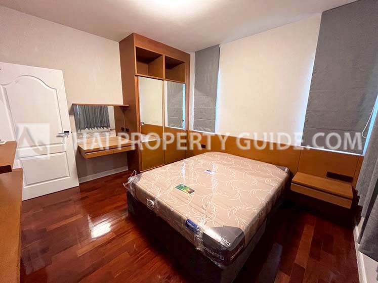 House with Shared Pool in Bangnatrad 